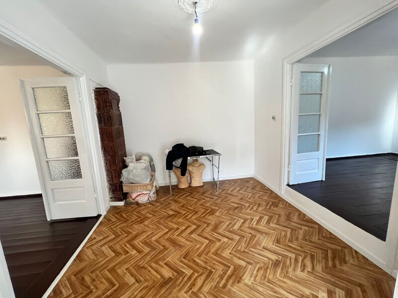 Vatra Luminoasa, casa singur curte,