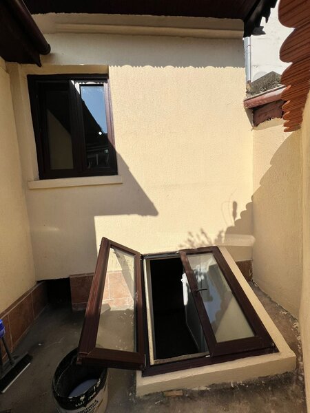 Vatra Luminoasa, casa singur curte,