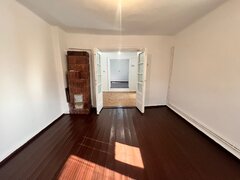 Vatra Luminoasa, casa singur curte